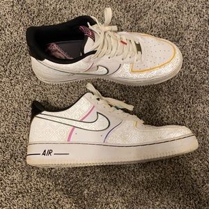 Never wear anymore. Nike Air Force Ones.